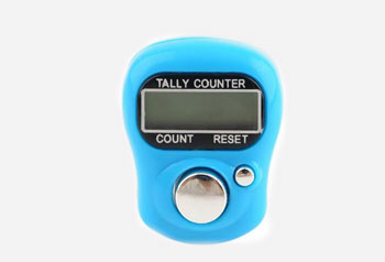 basic crochet tools - row finger counter