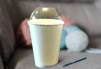 Working-with-yarn-while-traveling