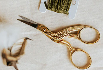 hand-embroidery-scissors
